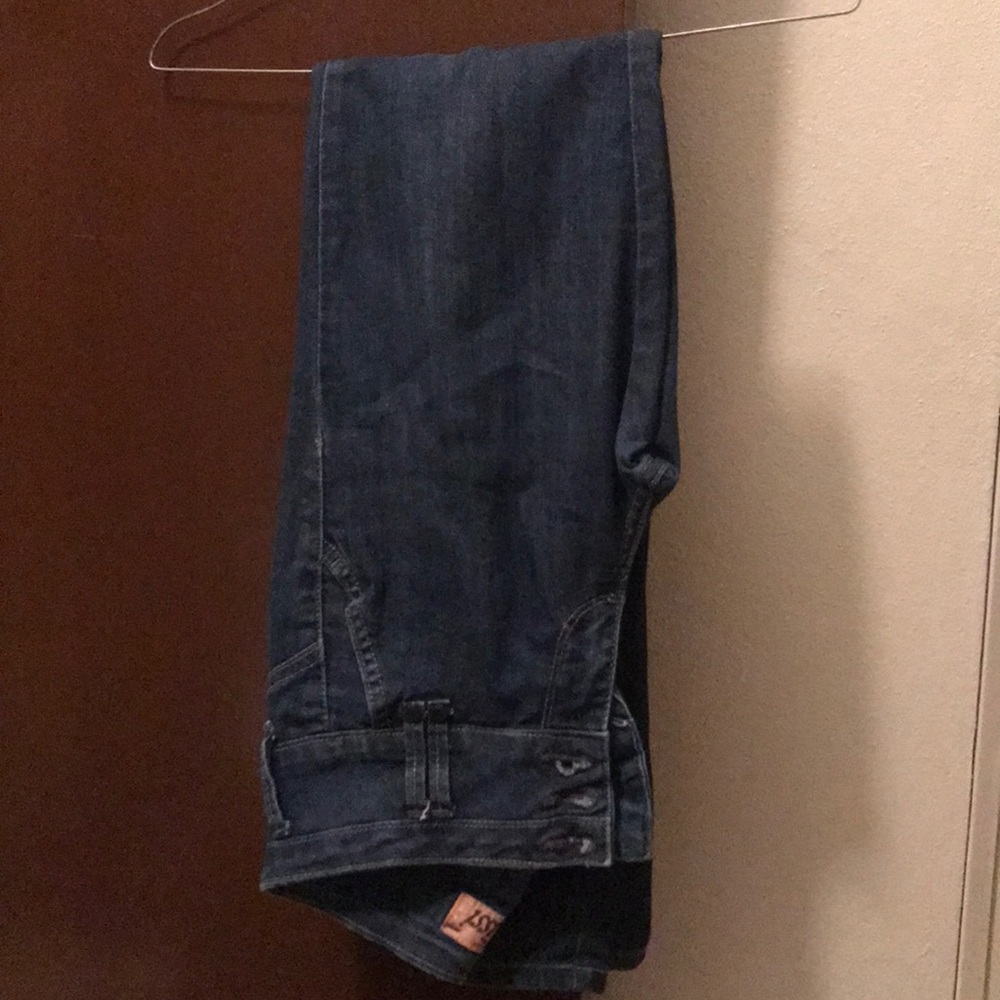 Skinny blue jeans